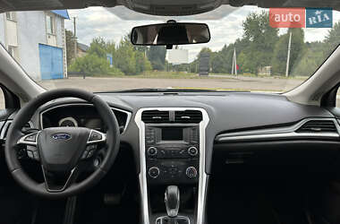 Седан Ford Fusion 2013 в 