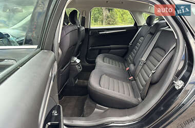 Седан Ford Fusion 2013 в 