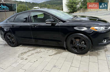Седан Ford Fusion 2016 в Яремче