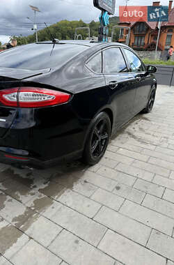 Седан Ford Fusion 2016 в 