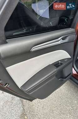 Седан Ford Fusion 2014 в 