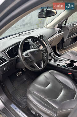 Седан Ford Fusion 2014 в 
