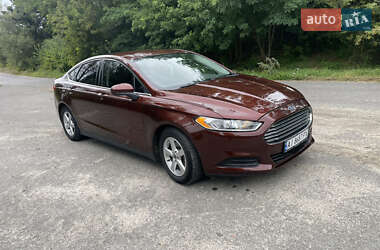 Седан Ford Fusion 2015 в 