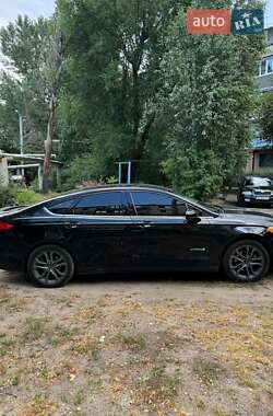 Седан Ford Fusion 2017 в 