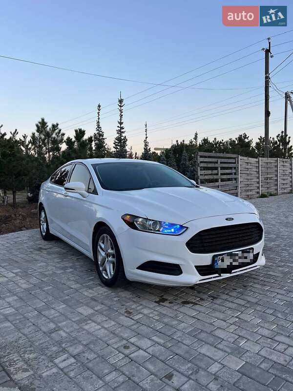 Седан Ford Fusion 2015 в Києві