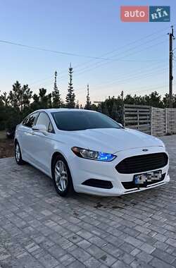 Седан Ford Fusion 2015 в 