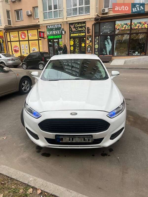 Седан Ford Fusion 2015 в Києві