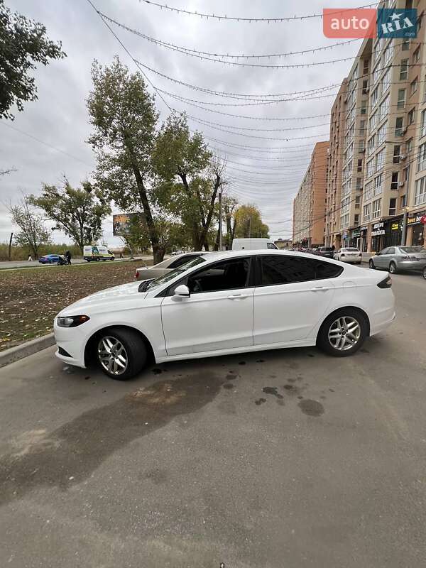 Седан Ford Fusion 2015 в Києві