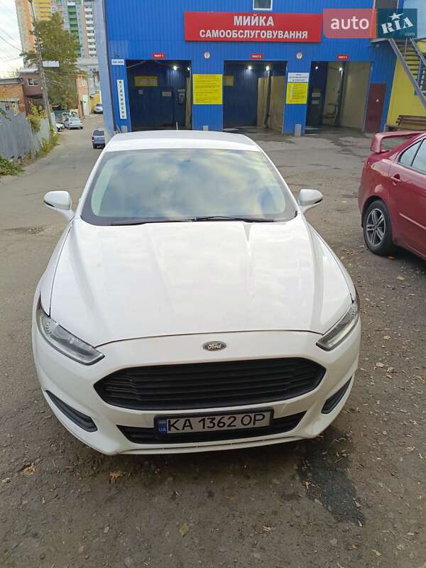 Седан Ford Fusion 2015 в Києві