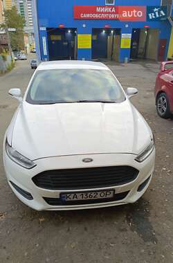 Седан Ford Fusion 2015 в 