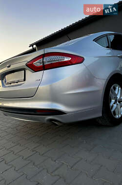 Седан Ford Fusion 2015 в 