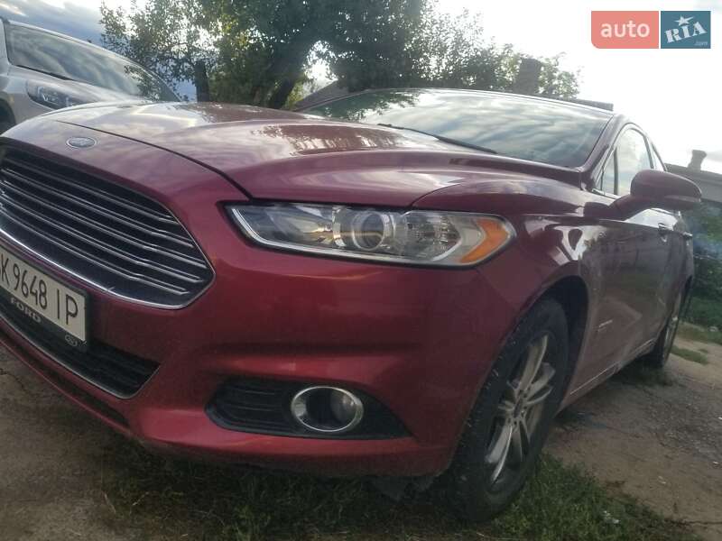 Седан Ford Fusion 2016 в Ровно