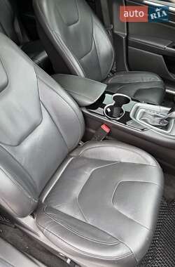 Седан Ford Fusion 2016 в 