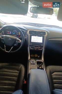 Седан Ford Fusion 2017 в 