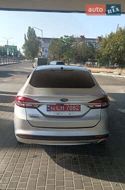 Седан Ford Fusion 2017 в 