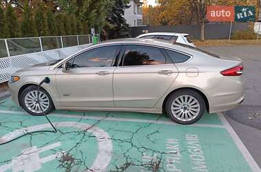 Седан Ford Fusion 2016 в 