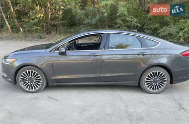 Седан Ford Fusion 2016 в 