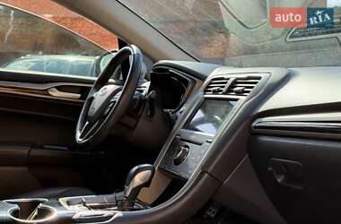Седан Ford Fusion 2014 в 