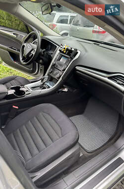 Седан Ford Fusion 2014 в 