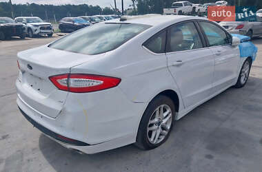 Седан Ford Fusion 2016 в 
