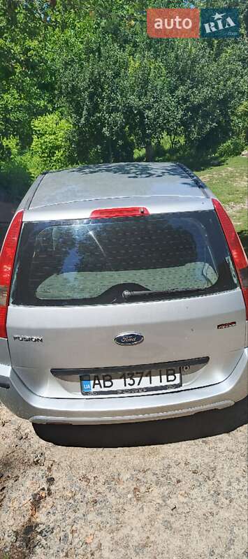 Хетчбек Ford Fusion 2004 в 