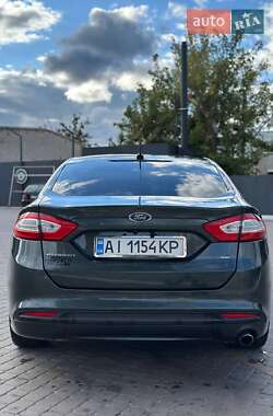 Седан Ford Fusion 2015 в 