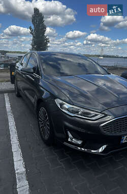 Седан Ford Fusion 2016 в 