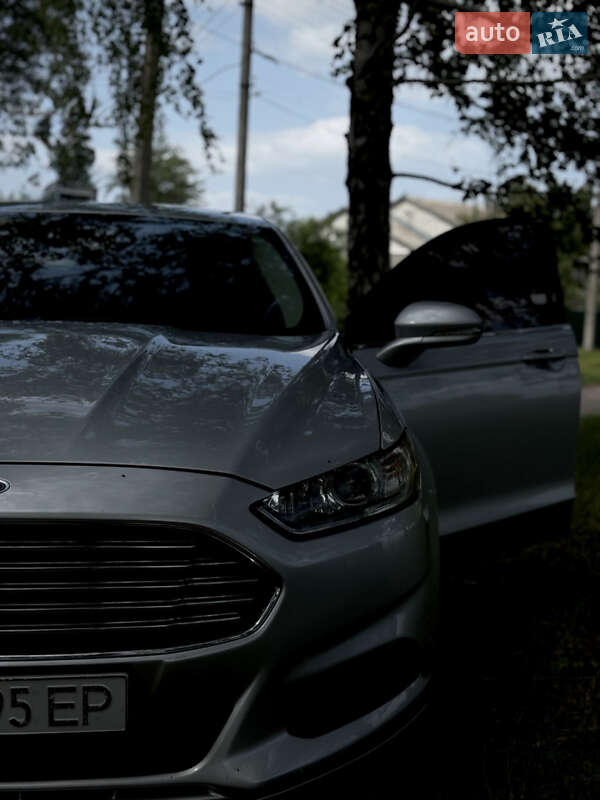 Седан Ford Fusion 2015 в Києві