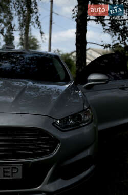 Седан Ford Fusion 2015 в 