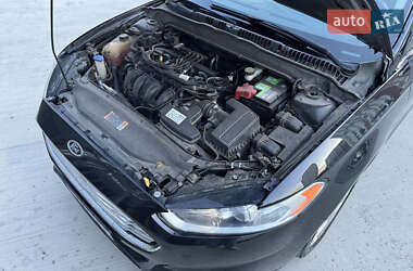 Седан Ford Fusion 2014 в 