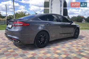 Седан Ford Fusion 2016 в 