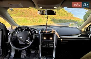 Седан Ford Fusion 2016 в 