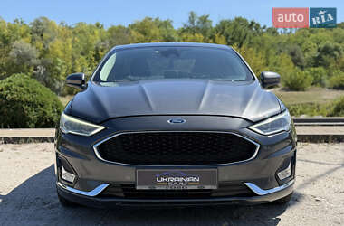 Седан Ford Fusion 2019 в 