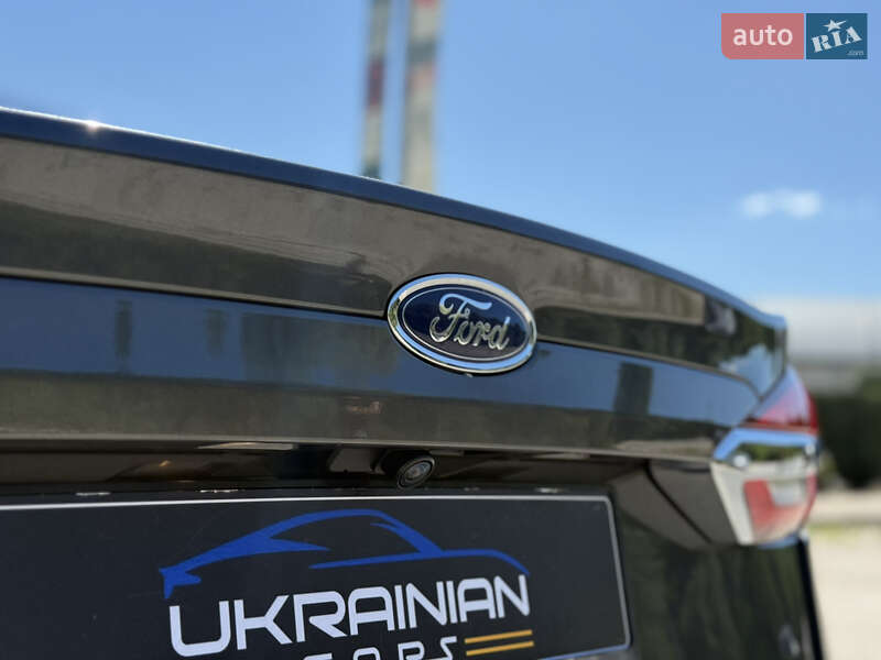 Седан Ford Fusion 2019 в Днепре