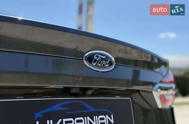 Седан Ford Fusion 2019 в 