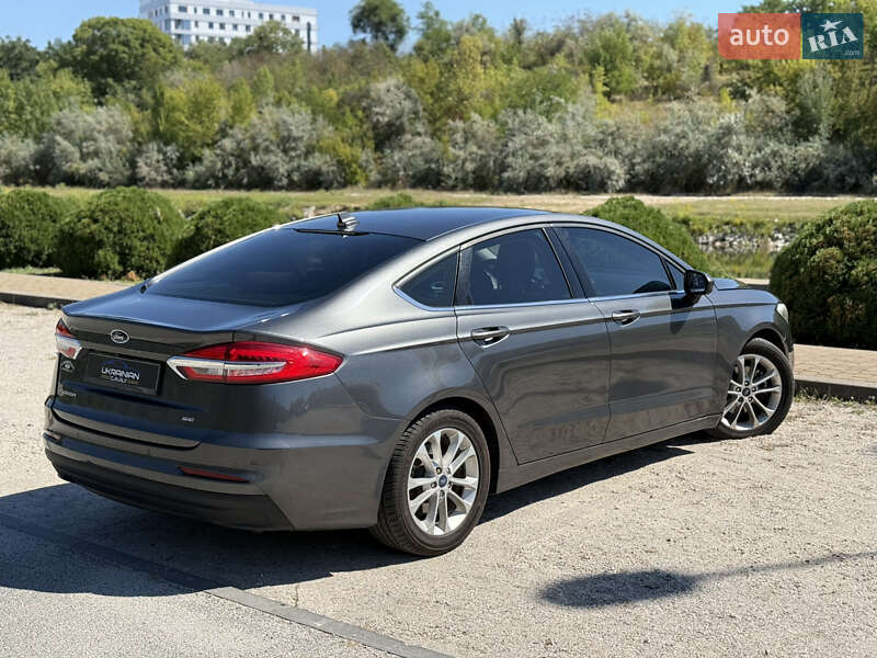 Седан Ford Fusion 2019 в Днепре