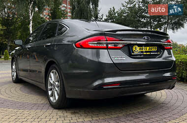 Седан Ford Fusion 2016 в 