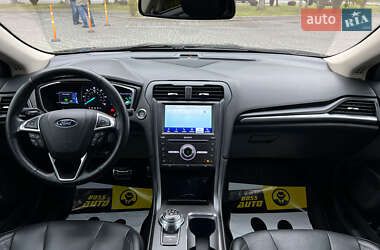 Седан Ford Fusion 2016 в 
