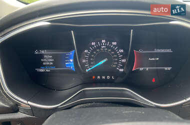 Седан Ford Fusion 2016 в 