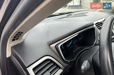 Седан Ford Fusion 2019 в 