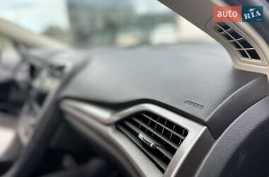 Седан Ford Fusion 2019 в 