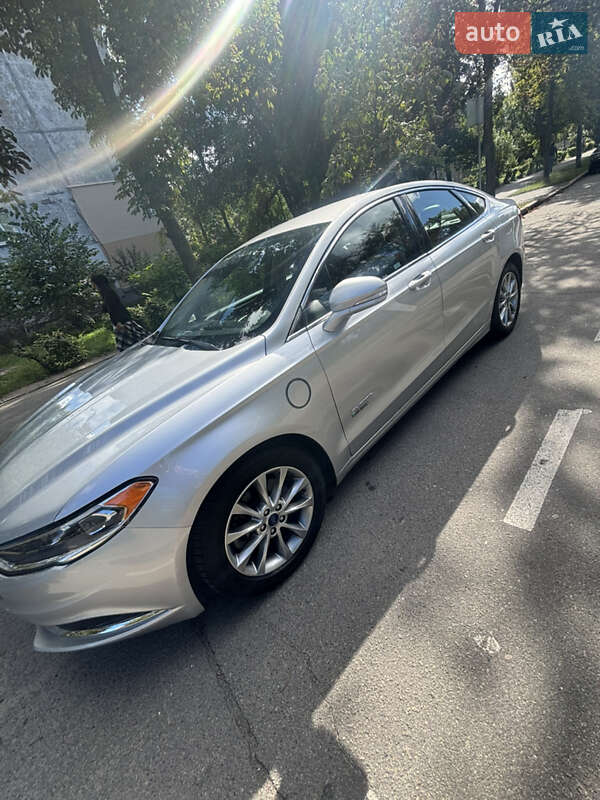 Седан Ford Fusion 2018 в 
