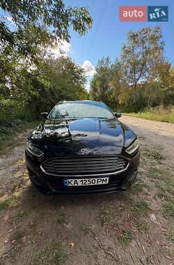 Седан Ford Fusion 2016 в 