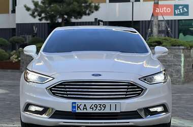 Седан Ford Fusion 2016 в 