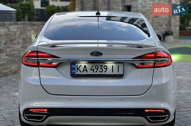 Седан Ford Fusion 2016 в 