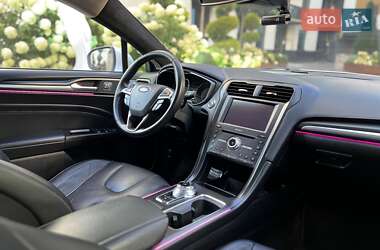 Седан Ford Fusion 2016 в 