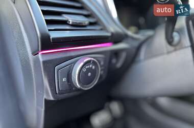 Седан Ford Fusion 2016 в 
