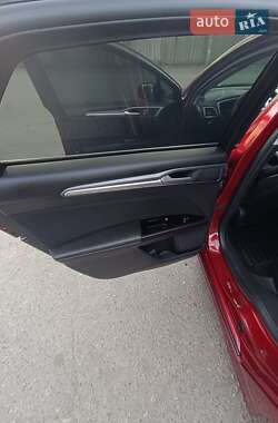 Седан Ford Fusion 2014 в 