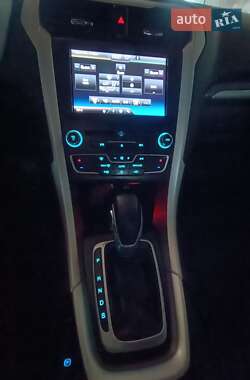 Седан Ford Fusion 2014 в 