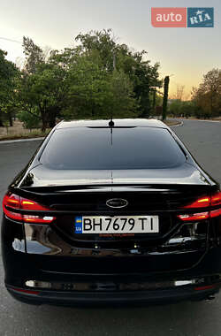Седан Ford Fusion 2017 в 